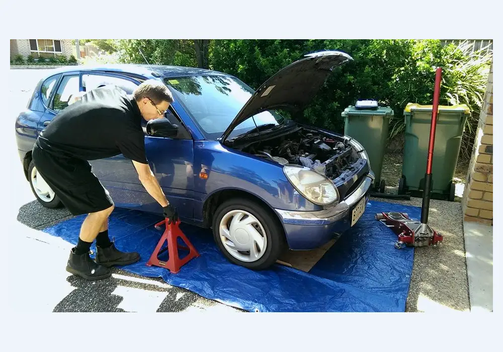 Mobile mechanic Cliff's Night & Day