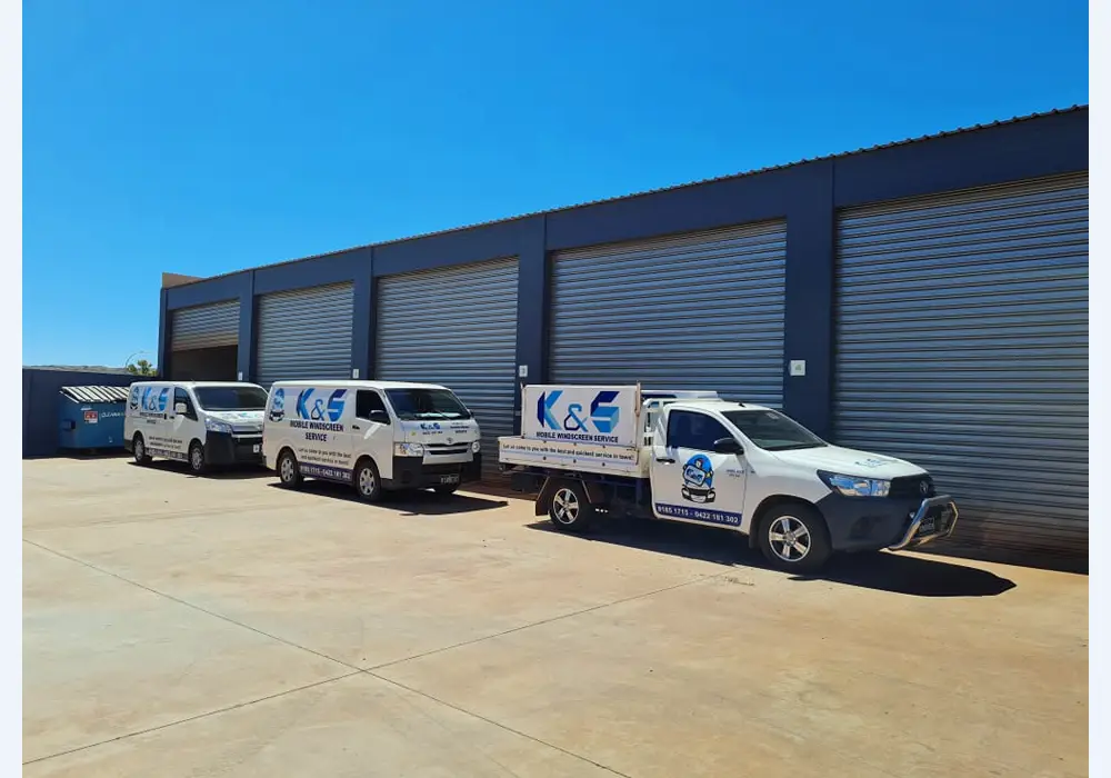 Mobile mechanic K&S Mobile Windscreen Service